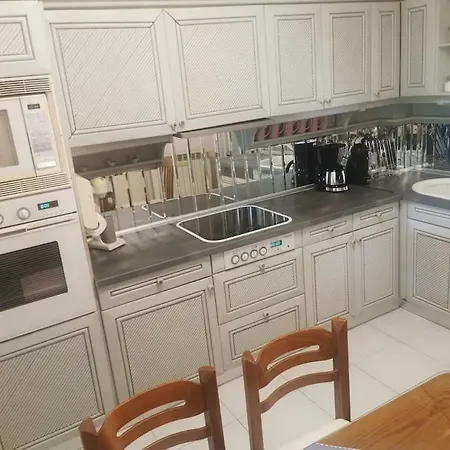 128 M² Spacious Park View Apartment