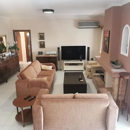 128 M² Spacious Park View Διαμέρισμα *